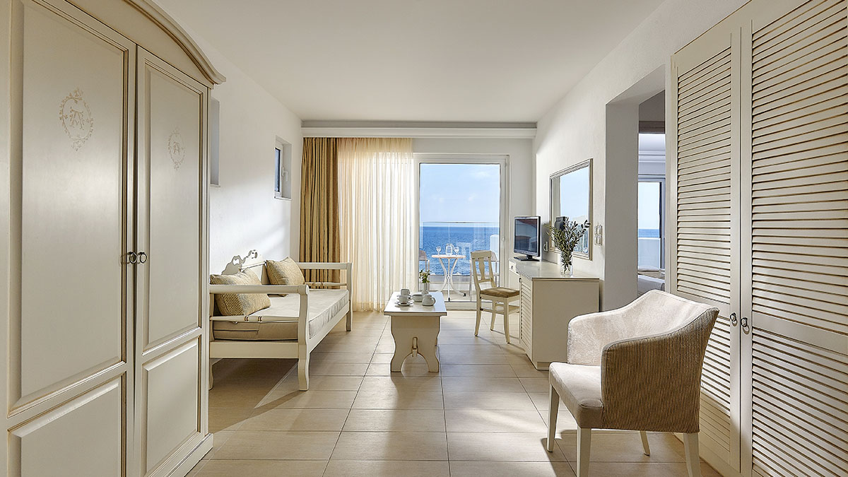 Alexander Beach Hotel & Village